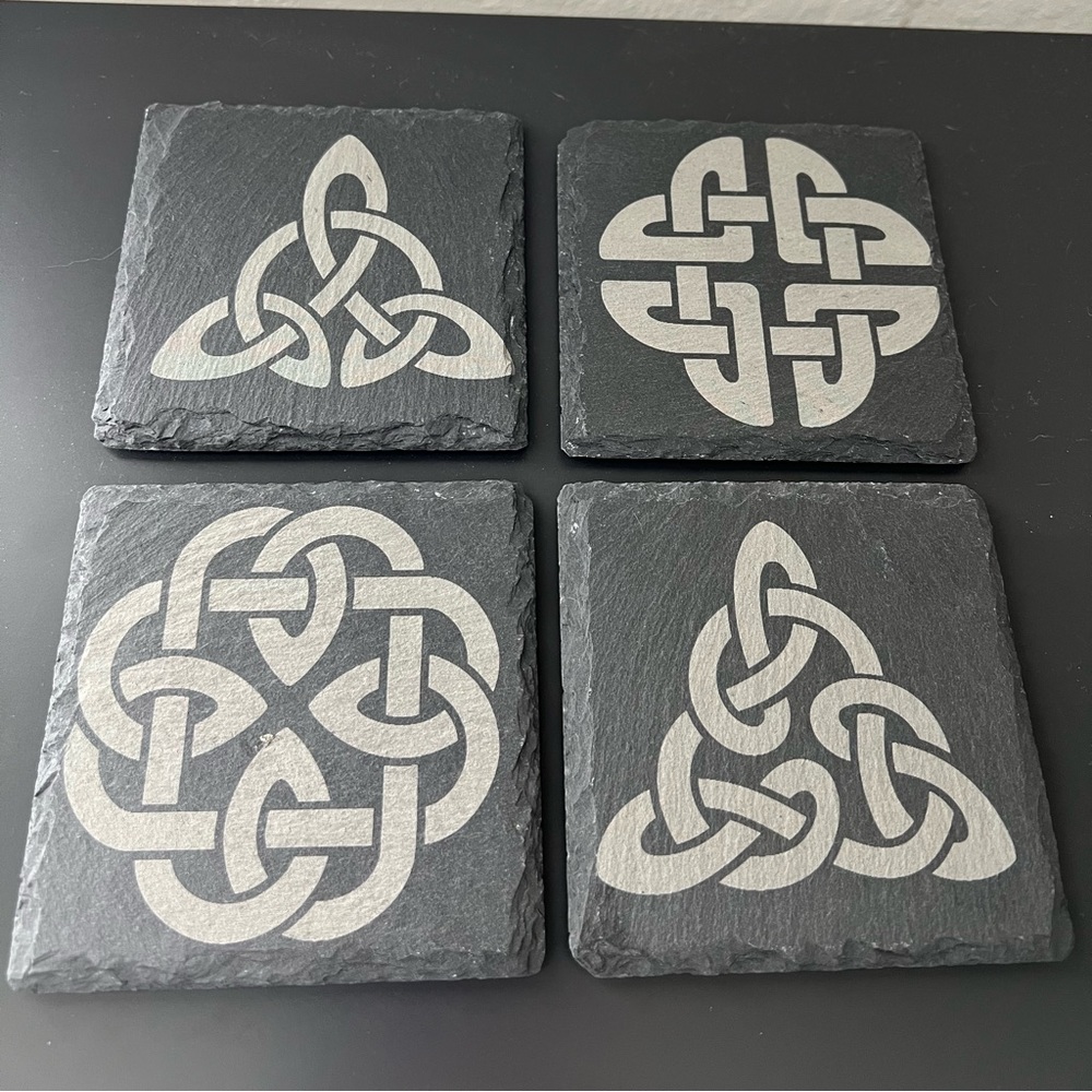 Set of 4 Slate Coaster with engraving of Celtic Knots